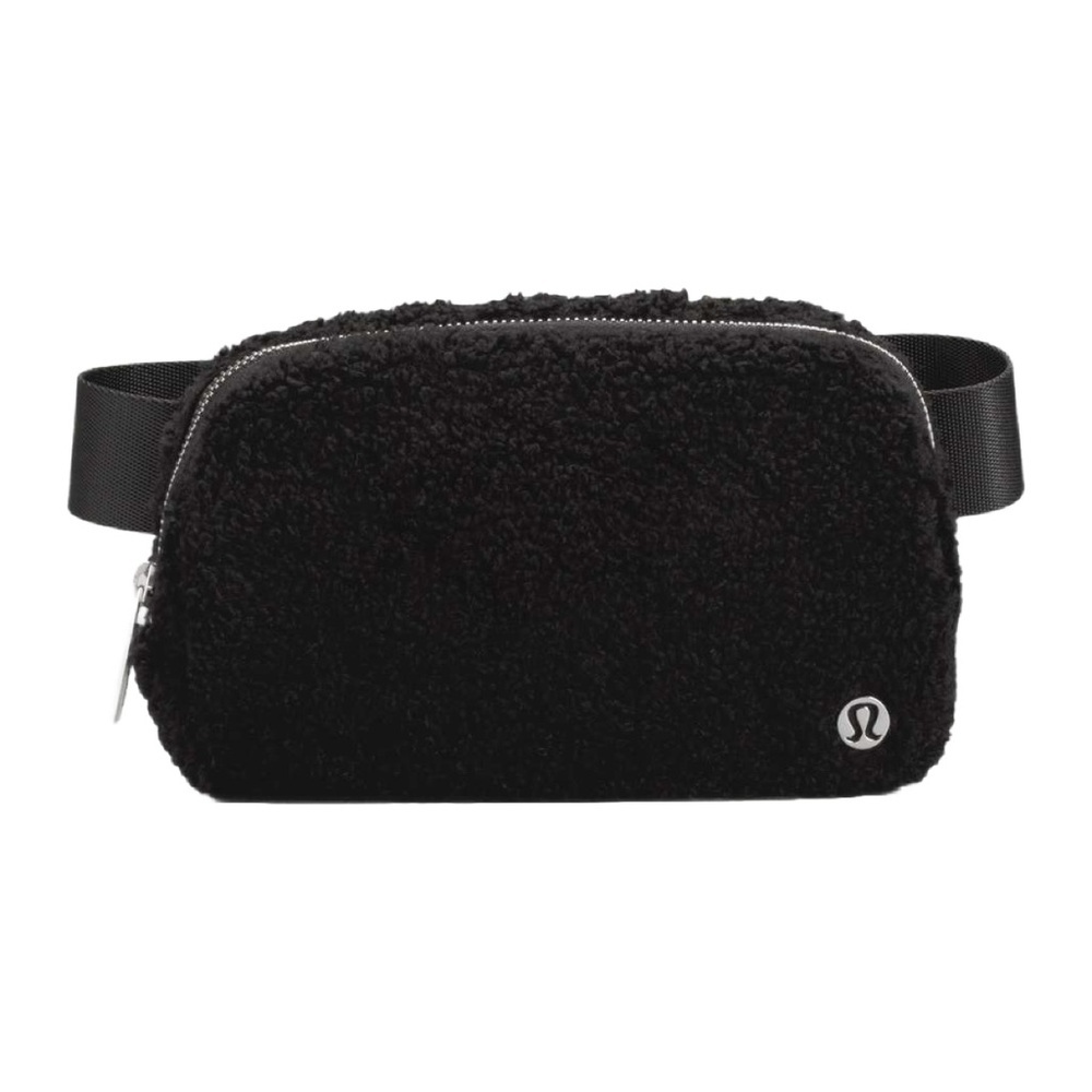 Lululemon Everywhere Fleece Belt Bag in Black